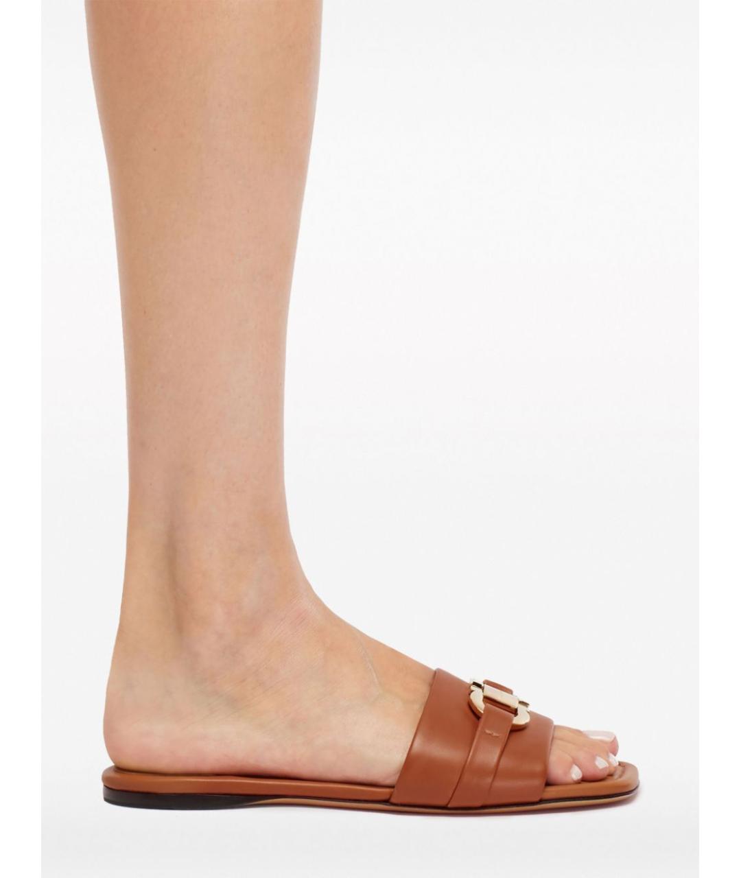 FERRAGAMO Коричневые шлепанцы, фото 3