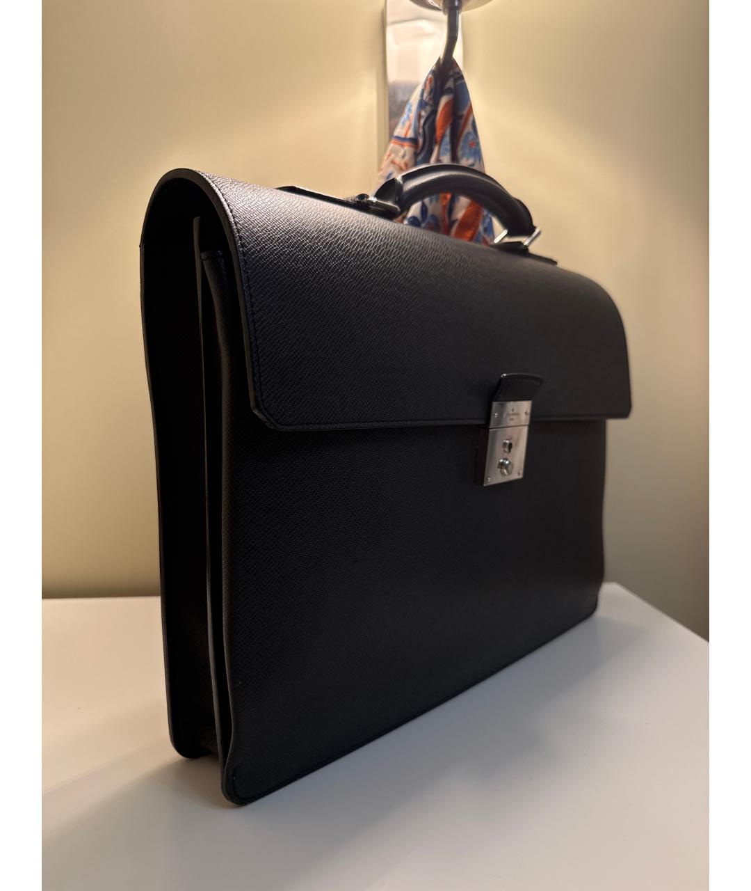 LOUIS VUITTON Черный кожаный портфель, фото 2