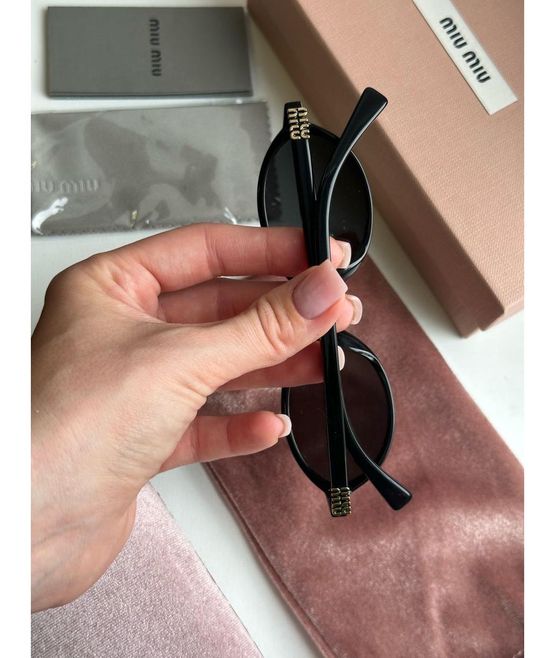 MIU MIU Черные пластиковые солнцезащитные очки, фото 2