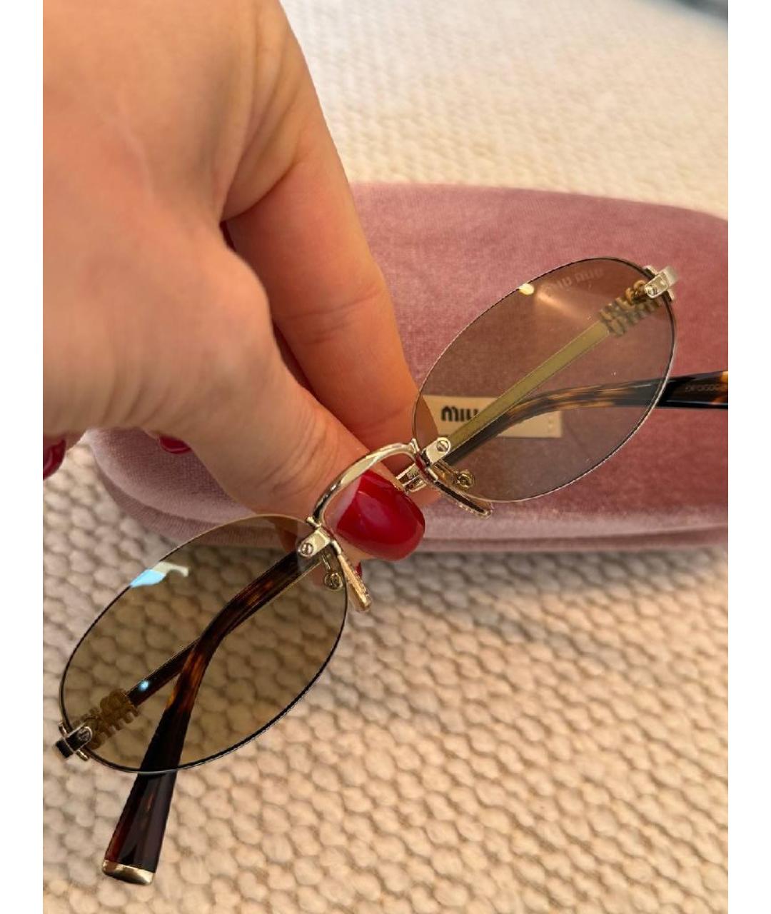 MIU MIU Коричневые металлические солнцезащитные очки, фото 2