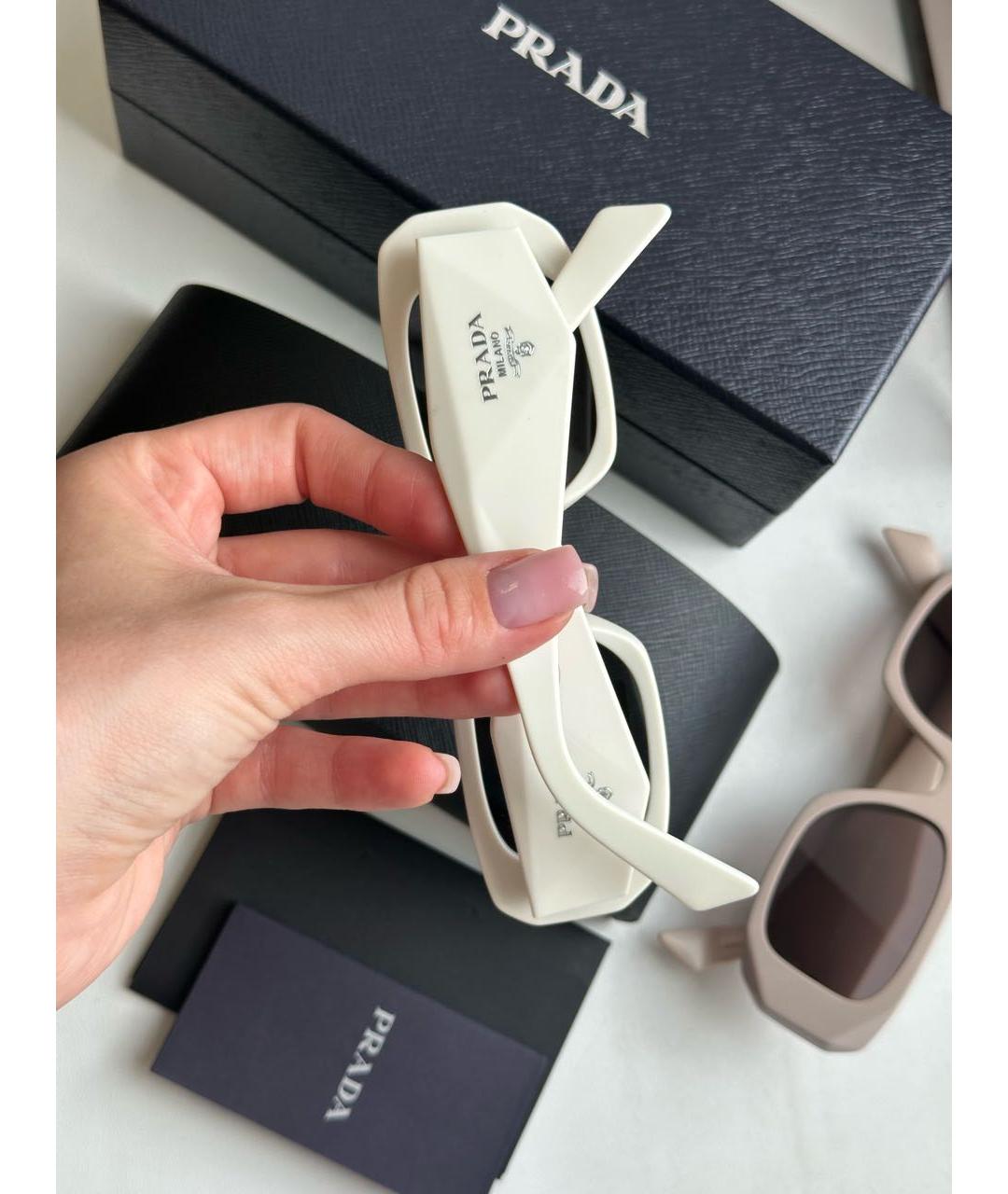 PRADA Белые пластиковые солнцезащитные очки, фото 3