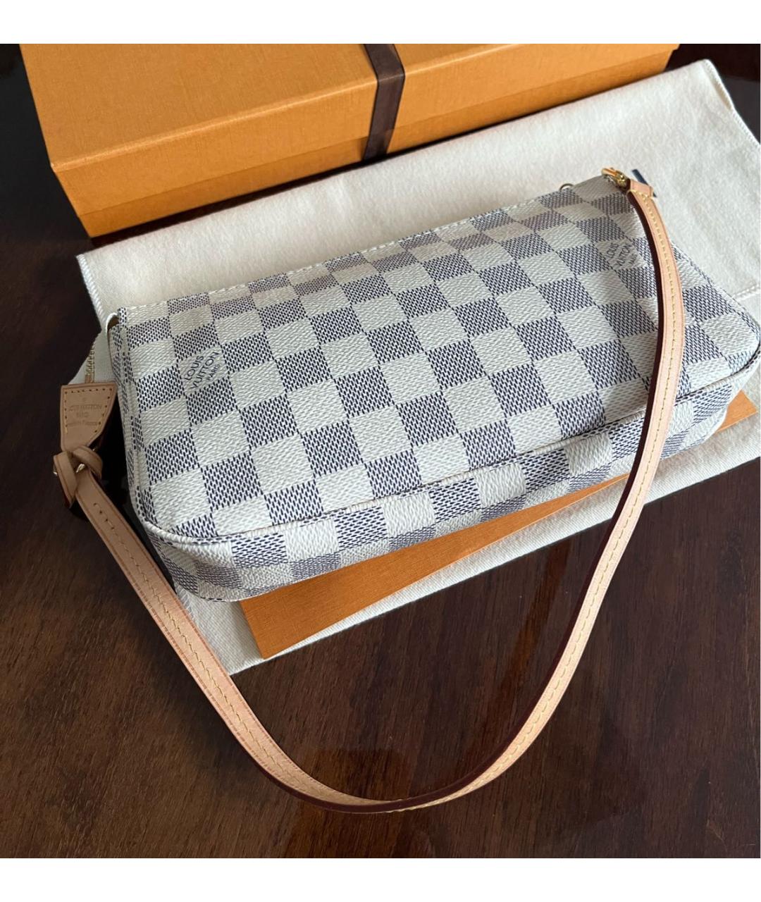 LOUIS VUITTON Бежевая кожаная сумка с короткими ручками, фото 6
