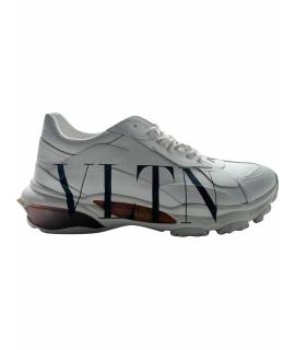 VALENTINO Низкие кроссовки / кеды