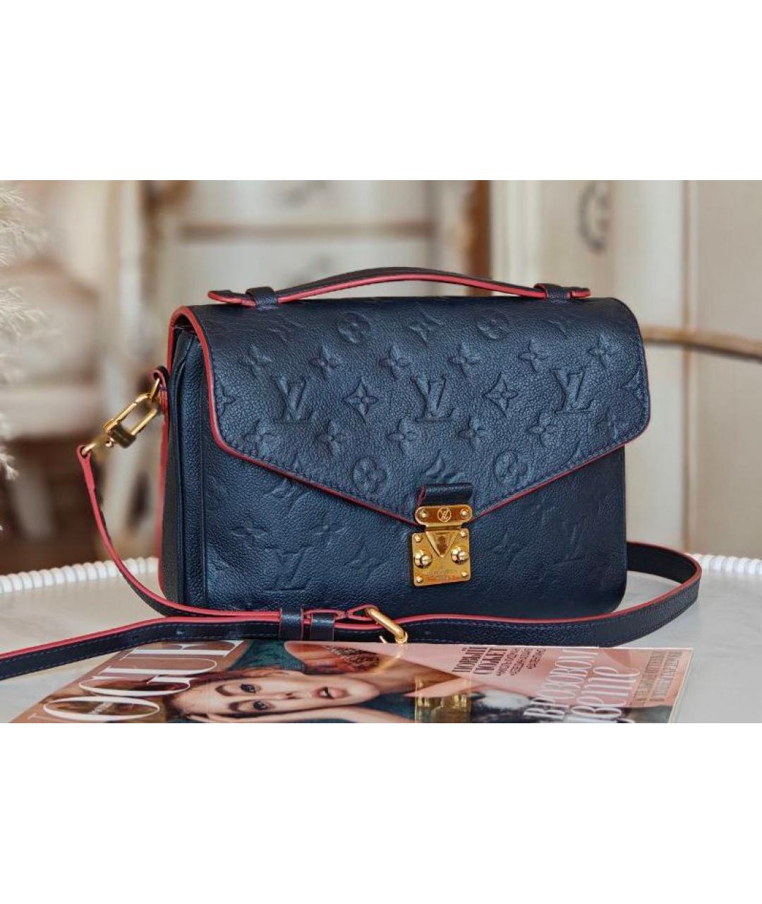 LOUIS VUITTON Темно-синяя кожаная сумка с короткими ручками, фото 2