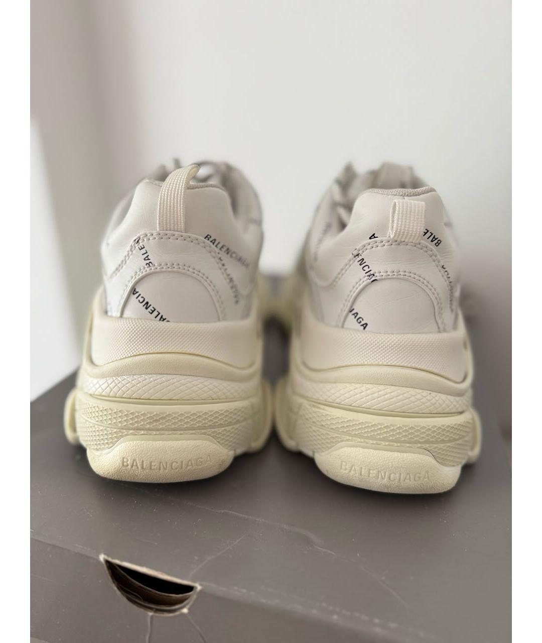 BALENCIAGA Белые кожаные кроссовки, фото 4