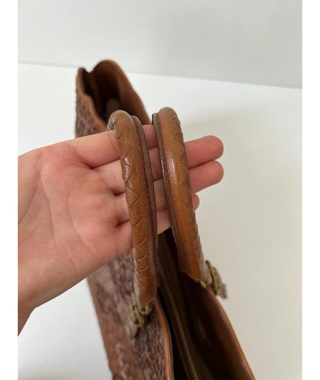 BOTTEGA VENETA Коричневая кожаная сумка с короткими ручками, фото 6