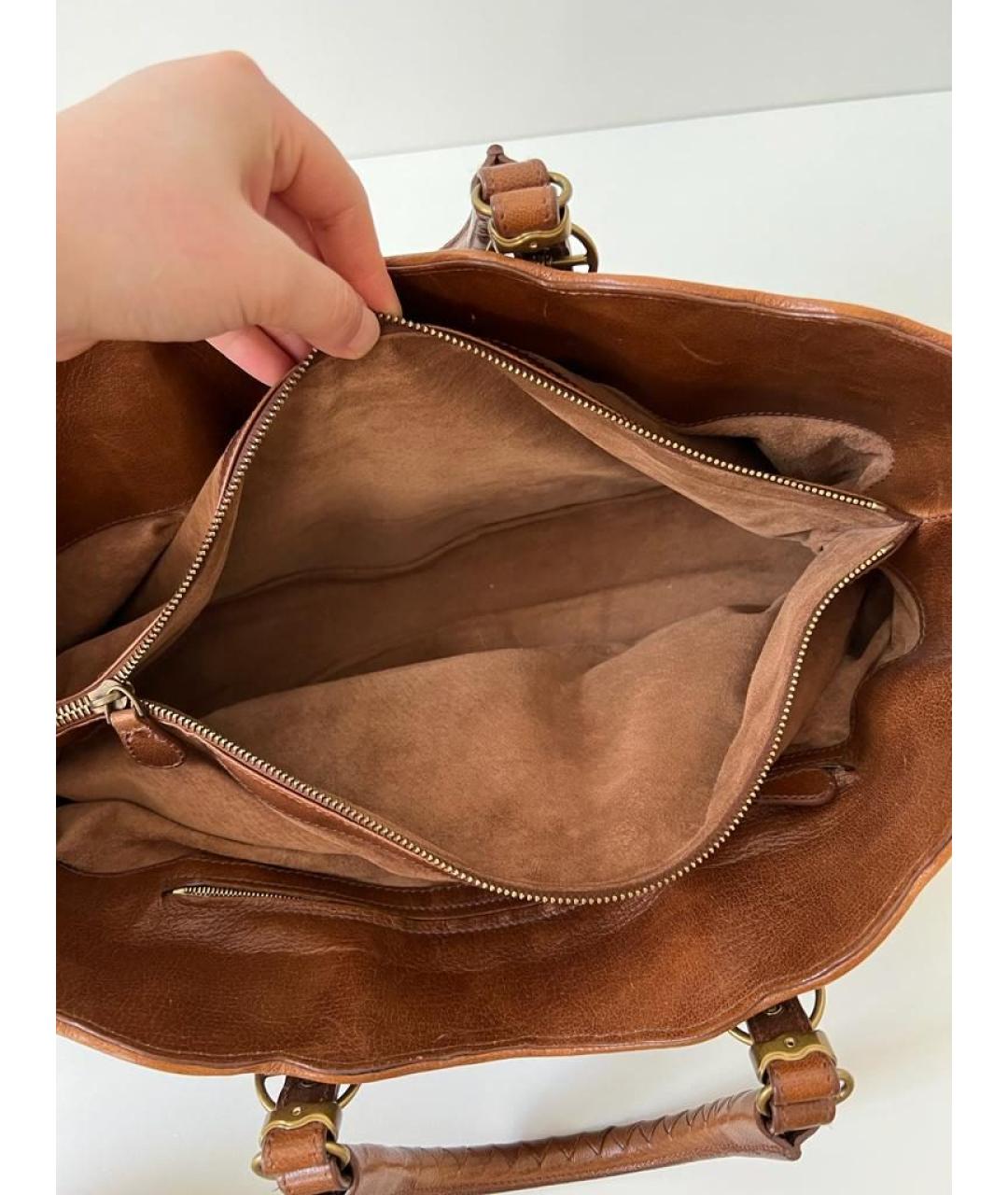 BOTTEGA VENETA Коричневая кожаная сумка с короткими ручками, фото 9