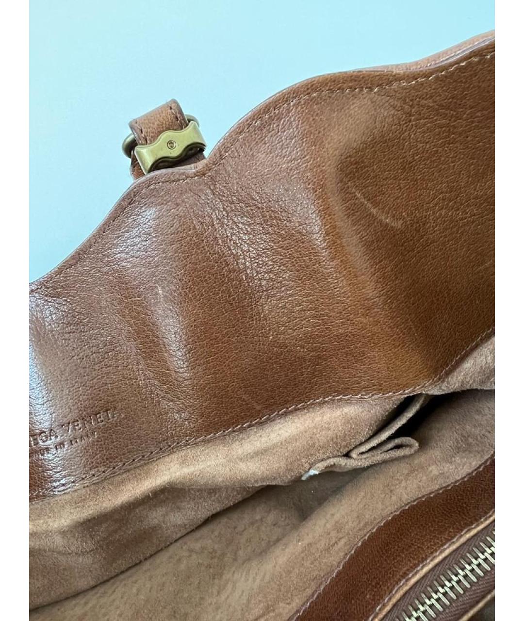 BOTTEGA VENETA Коричневая кожаная сумка с короткими ручками, фото 4