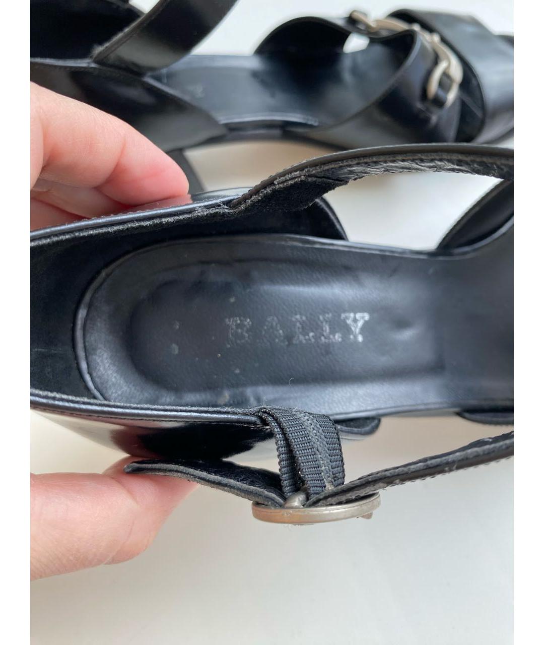 BALLY Черные босоножки из лакированной кожи, фото 7