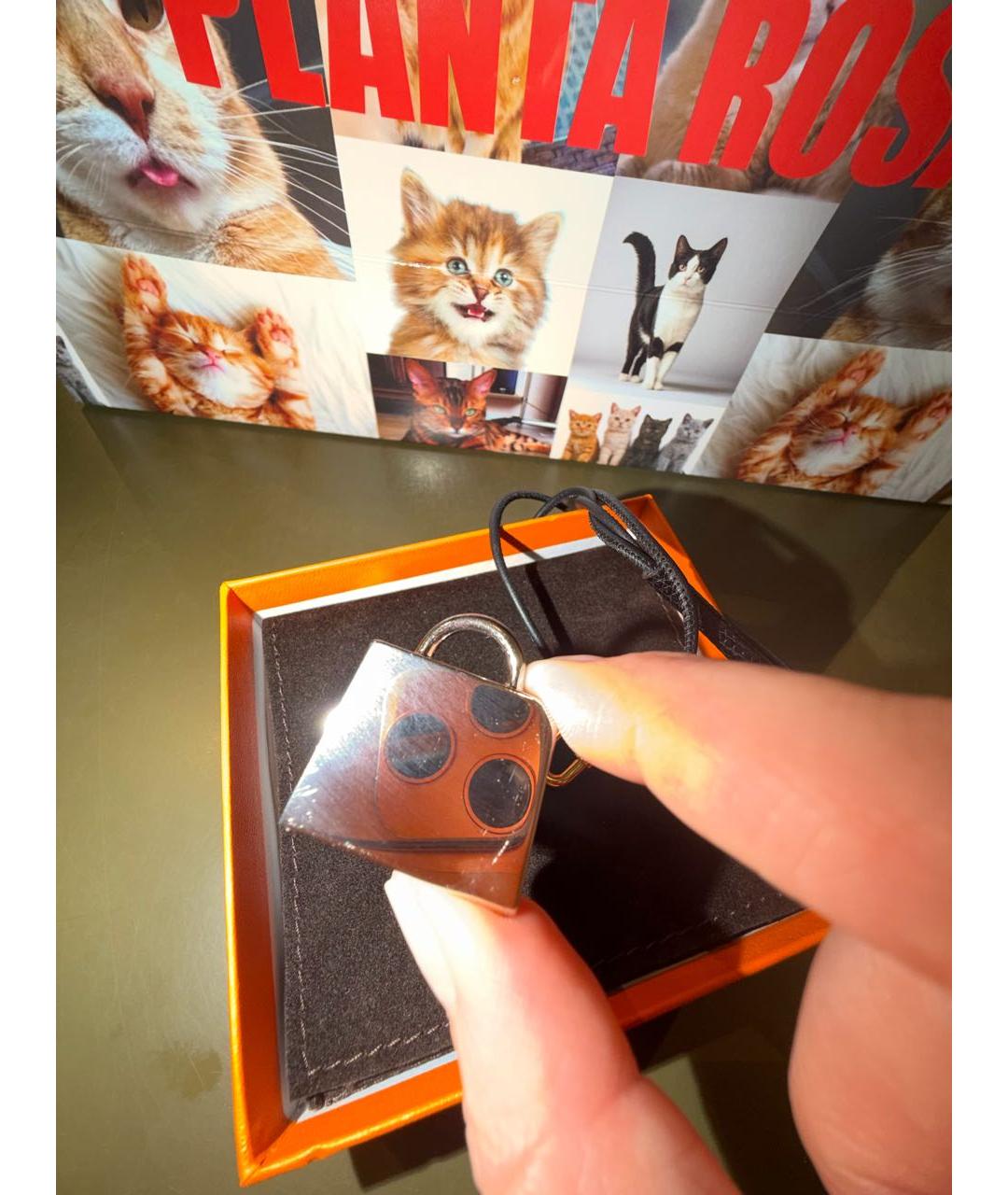 HERMES Синий металлический кулон, фото 3