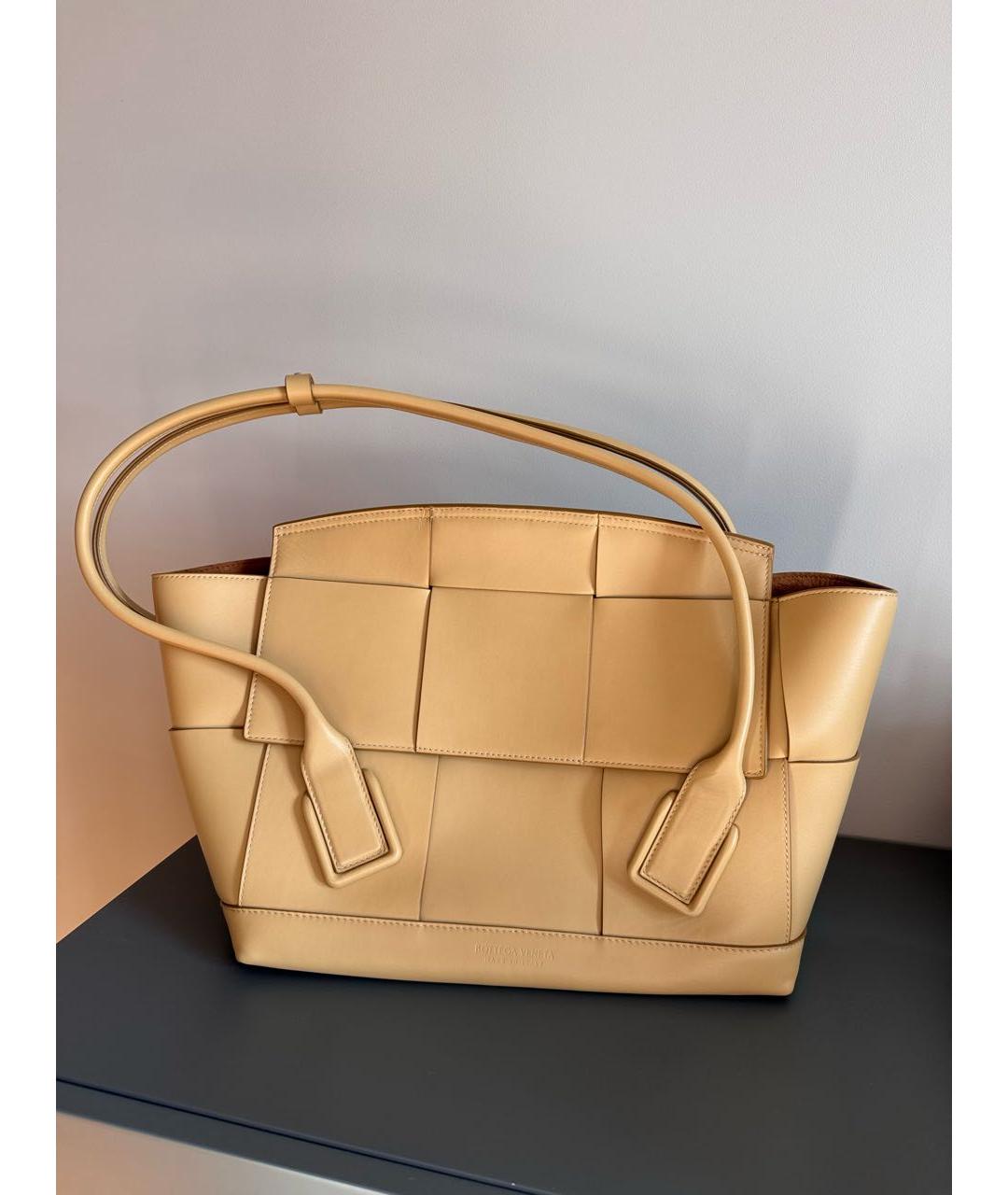 BOTTEGA VENETA Бежевая кожаная сумка через плечо, фото 9