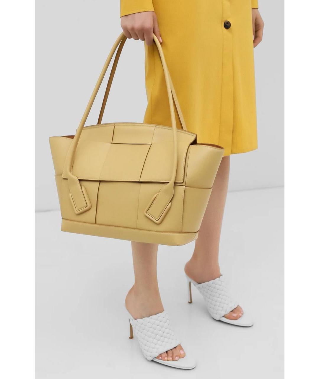 BOTTEGA VENETA Бежевая кожаная сумка через плечо, фото 6