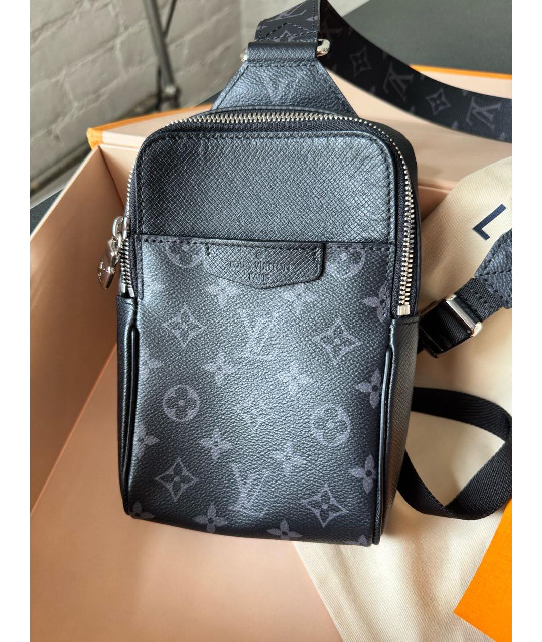 LOUIS VUITTON Черная кожаная сумка на плечо, фото 9