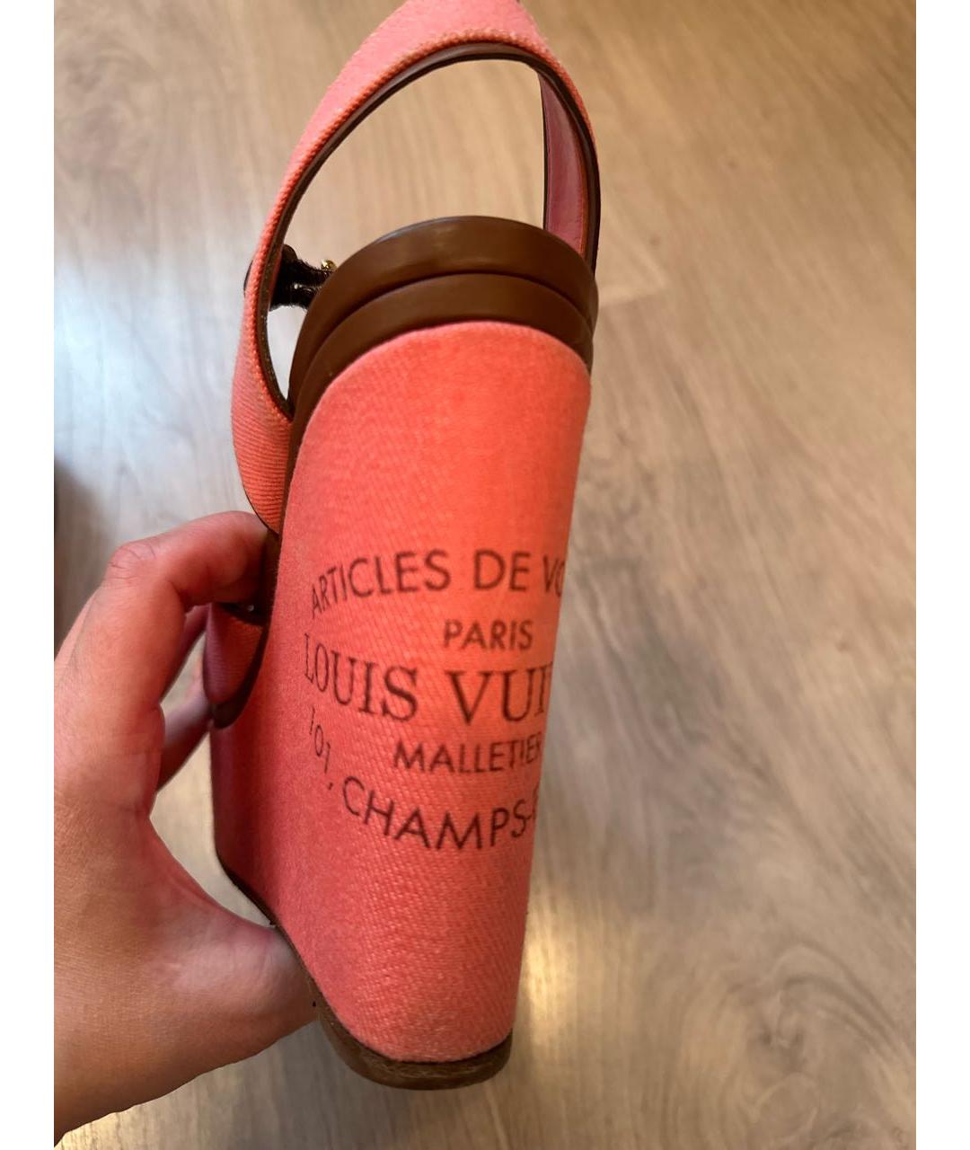 LOUIS VUITTON Коралловые текстильные босоножки, фото 7