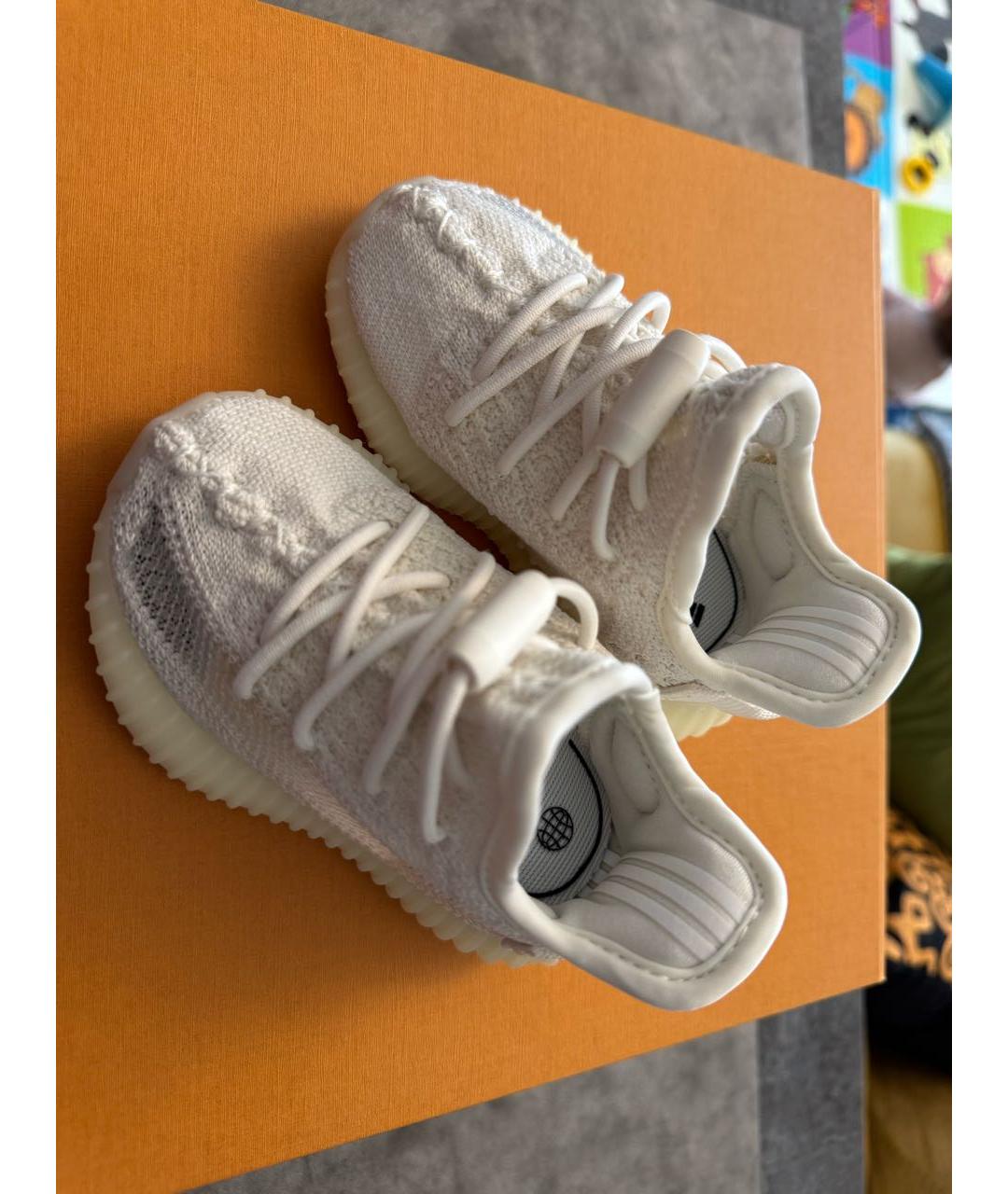 ADIDAS YEEZY Белые текстильные кеды, фото 2