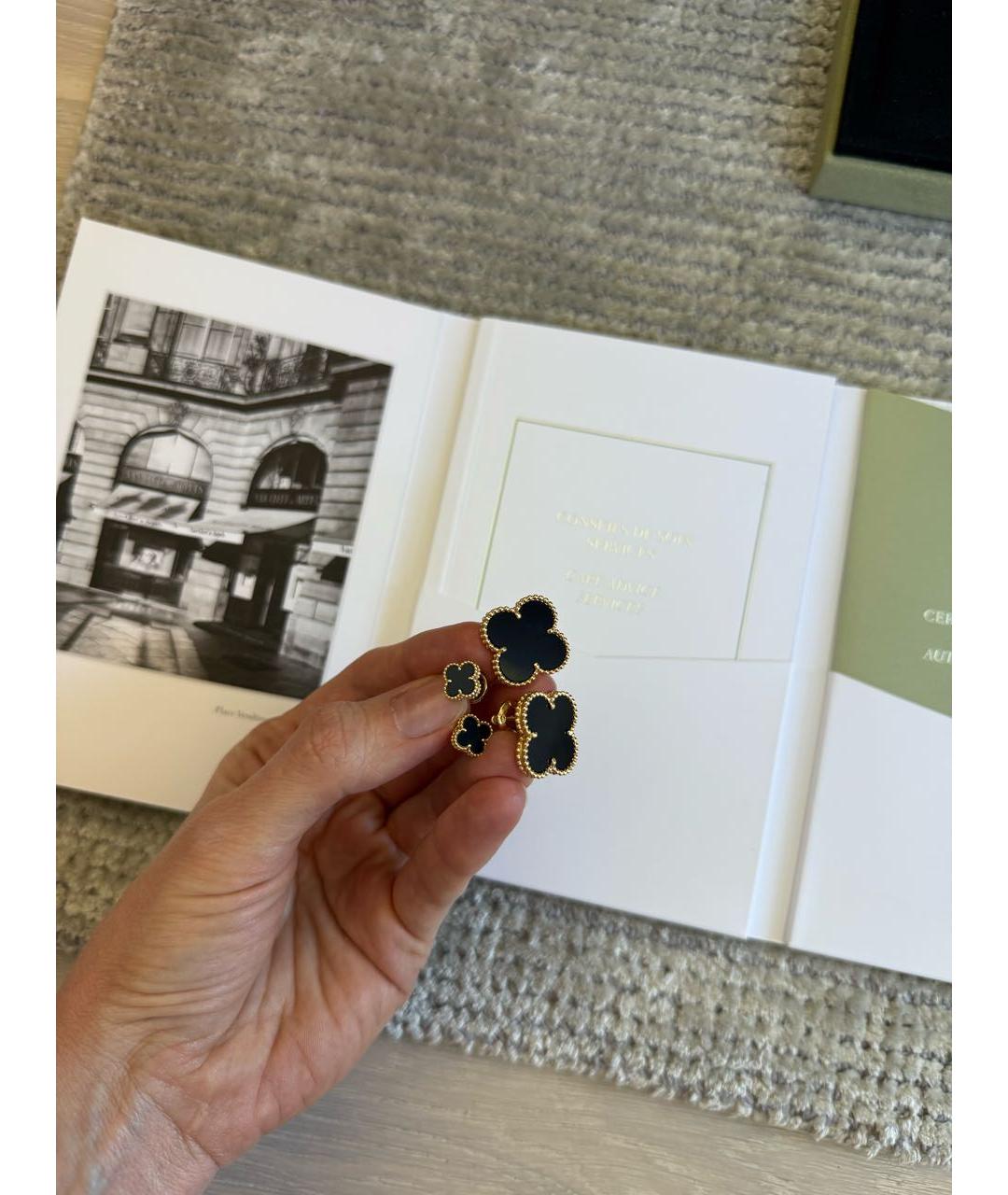 VAN CLEEF & ARPELS Черные серьги из желтого золота, фото 3