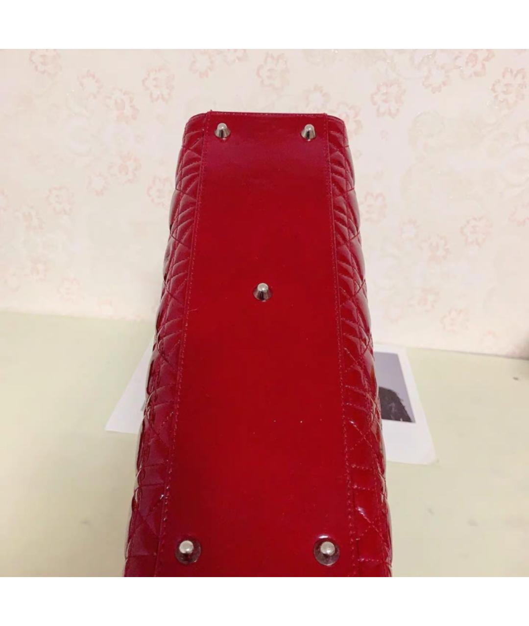 CHRISTIAN DIOR Красная сумка с короткими ручками из лакированной кожи, фото 5