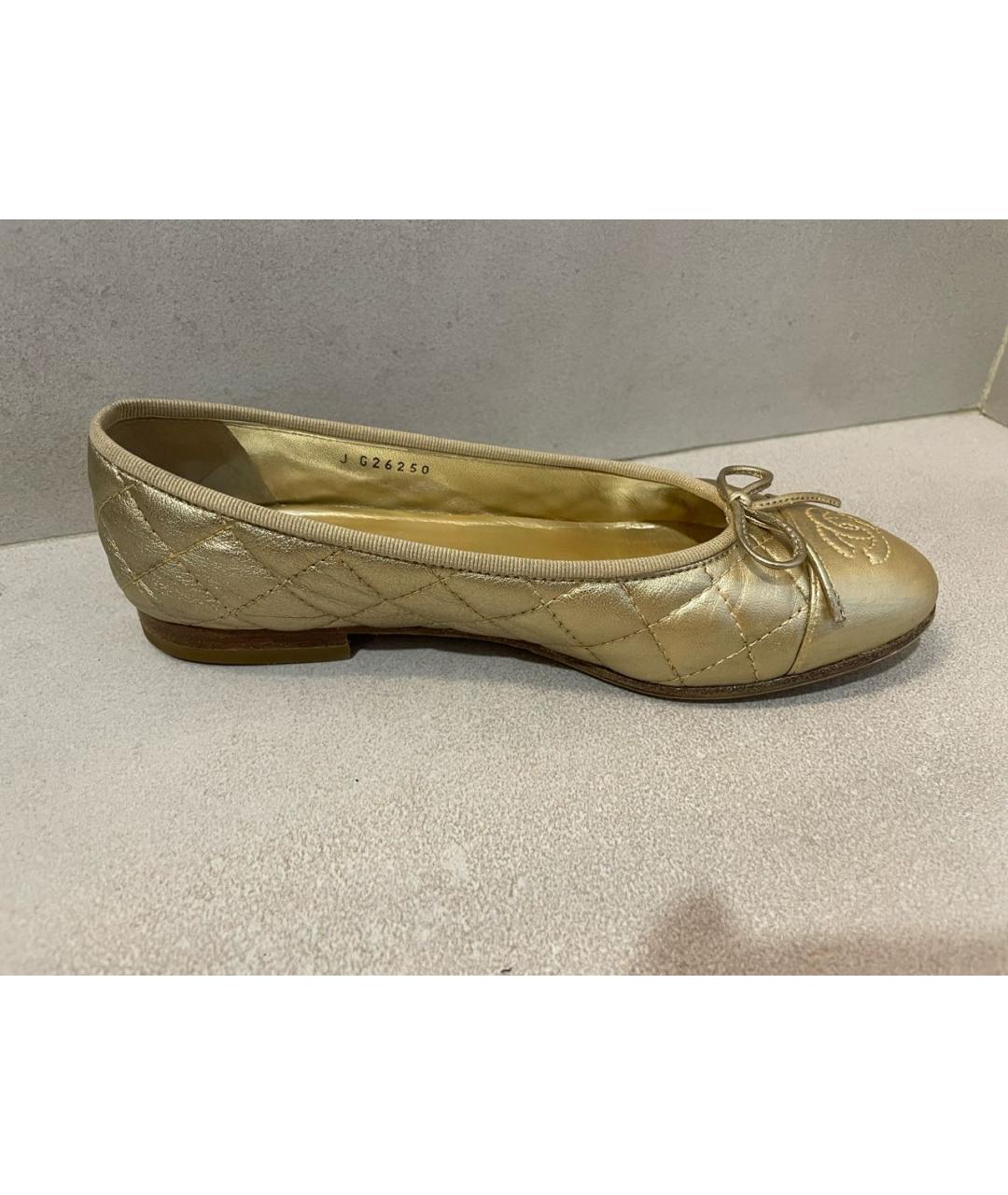 CHANEL Золотые кожаные балетки, фото 7