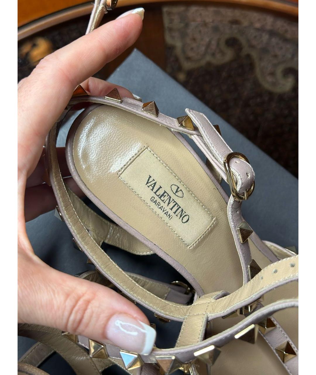 VALENTINO Бежевые туфли из лакированной кожи, фото 3