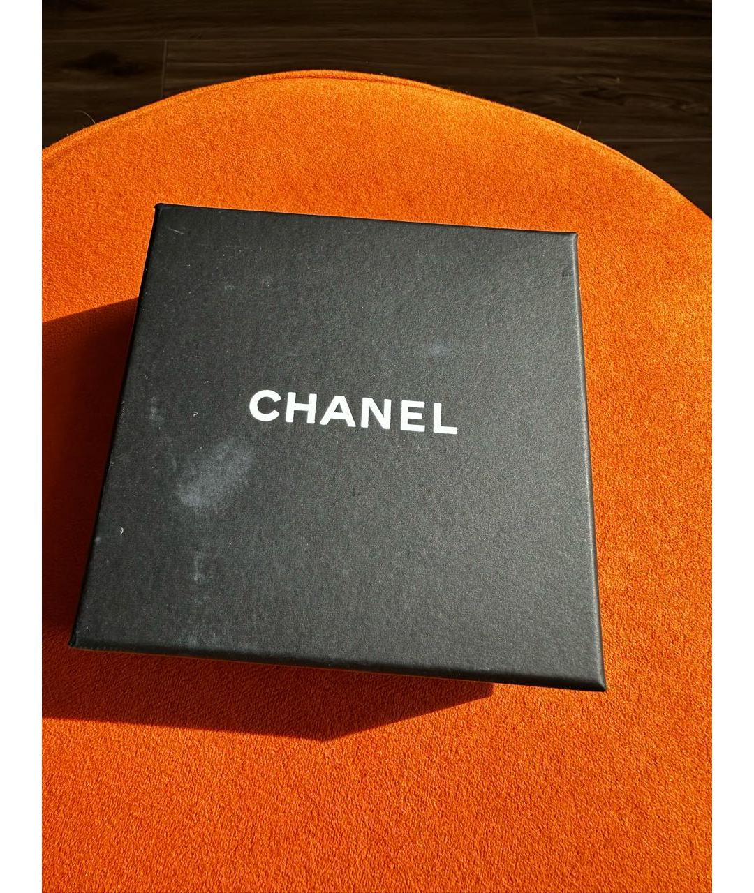 CHANEL Черная пластиковая булавка / брошь, фото 5