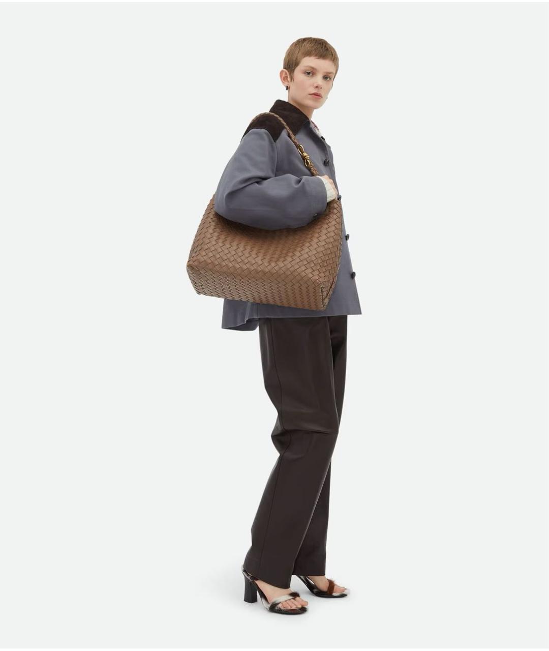 BOTTEGA VENETA Коричневая кожаная сумка с короткими ручками, фото 6