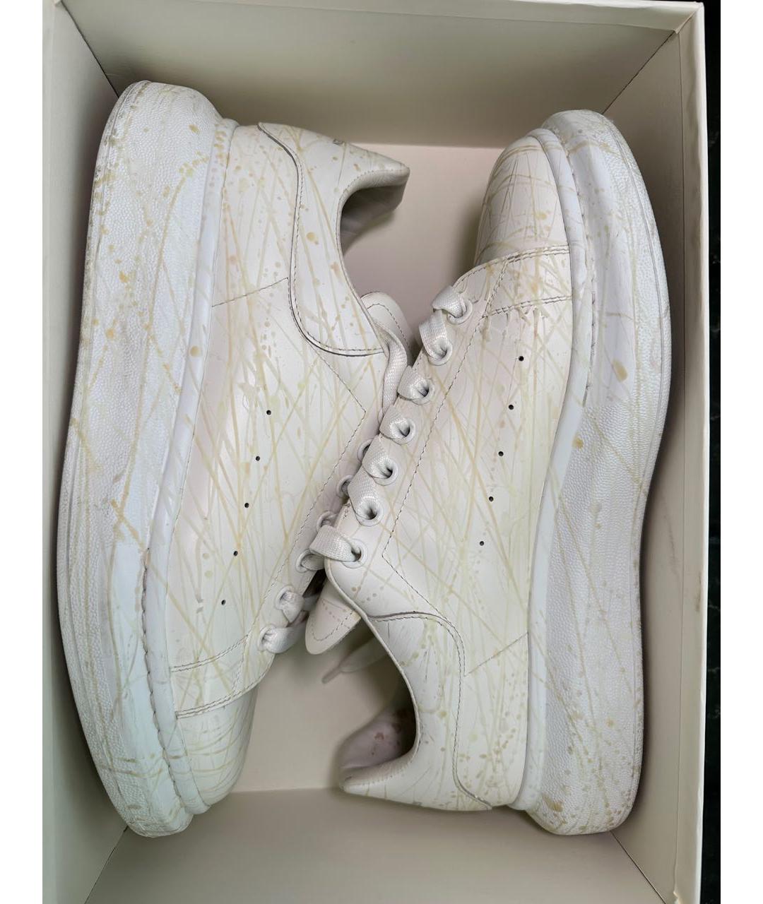 ALEXANDER MCQUEEN Белые кожаные низкие кроссовки / кеды, фото 2