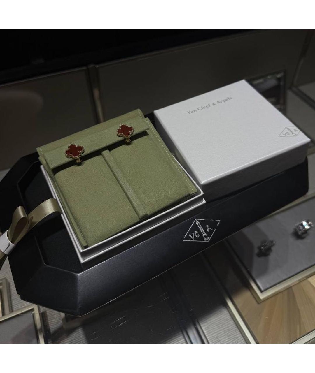 VAN CLEEF & ARPELS Бордовые серьги из желтого золота, фото 2