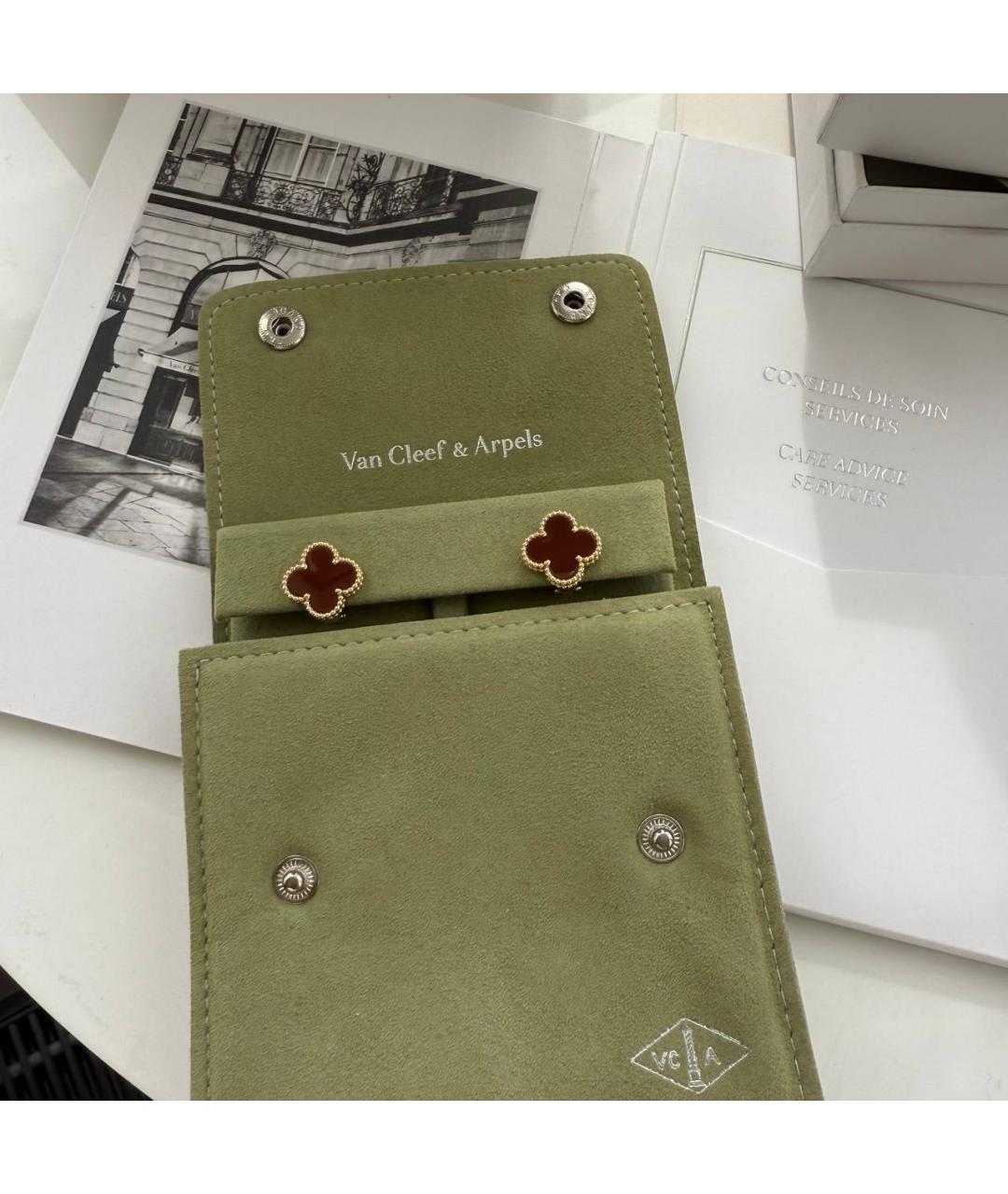 VAN CLEEF & ARPELS Бордовые серьги из желтого золота, фото 4