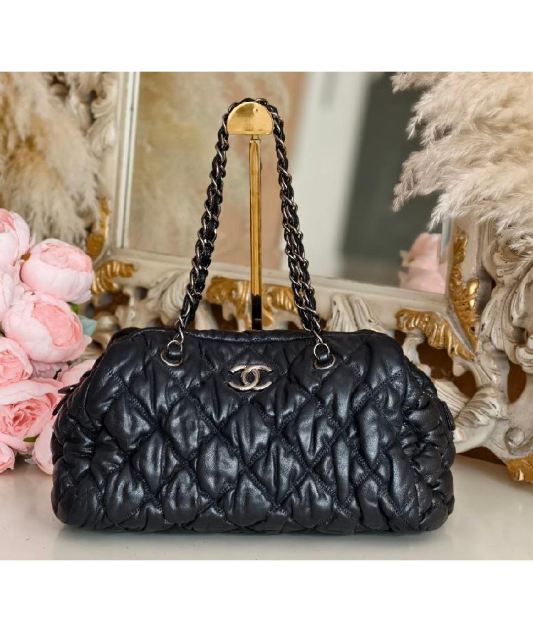 CHANEL Черная кожаная сумка с короткими ручками, фото 9
