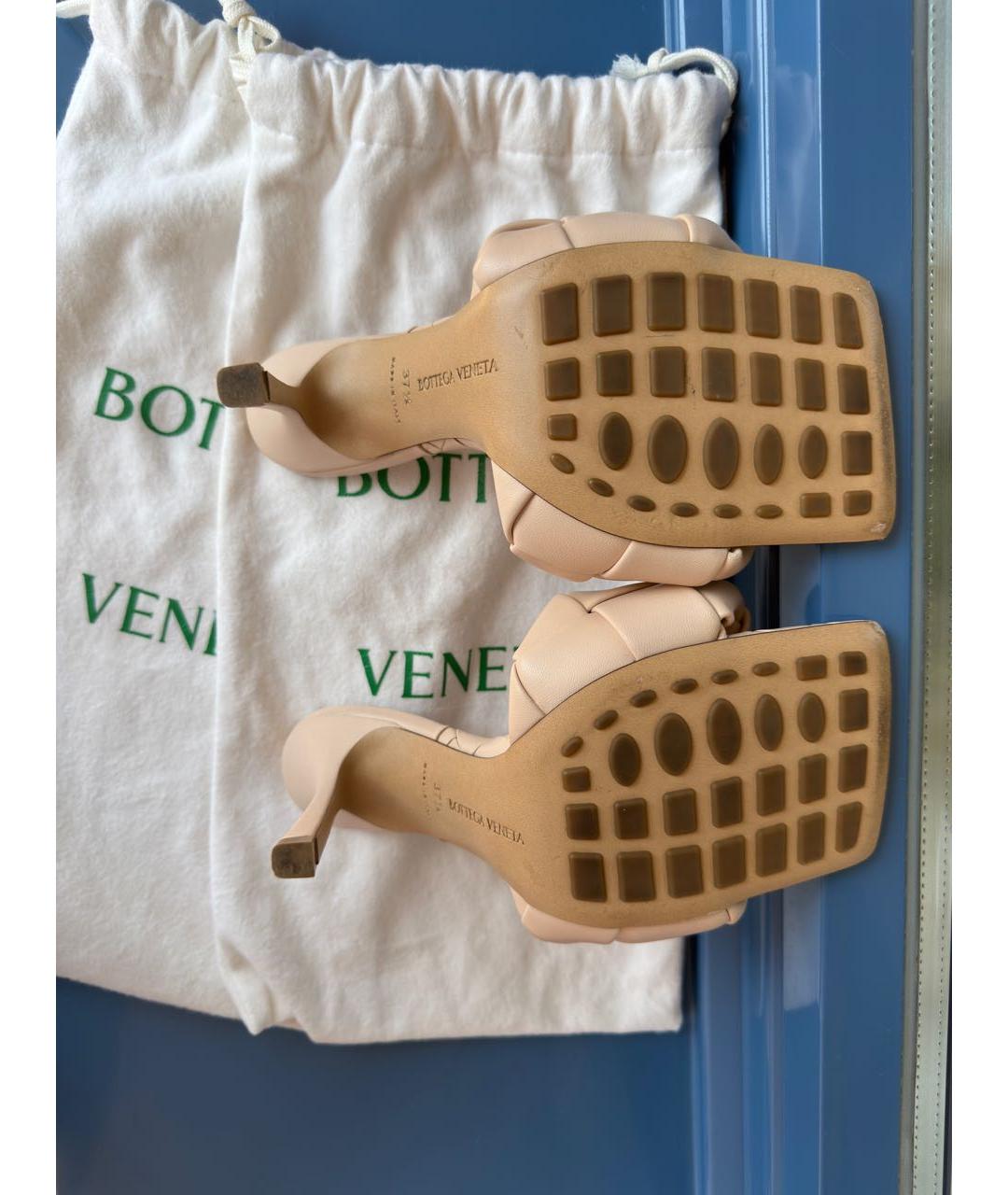 BOTTEGA VENETA Бежевые кожаные мюли, фото 5