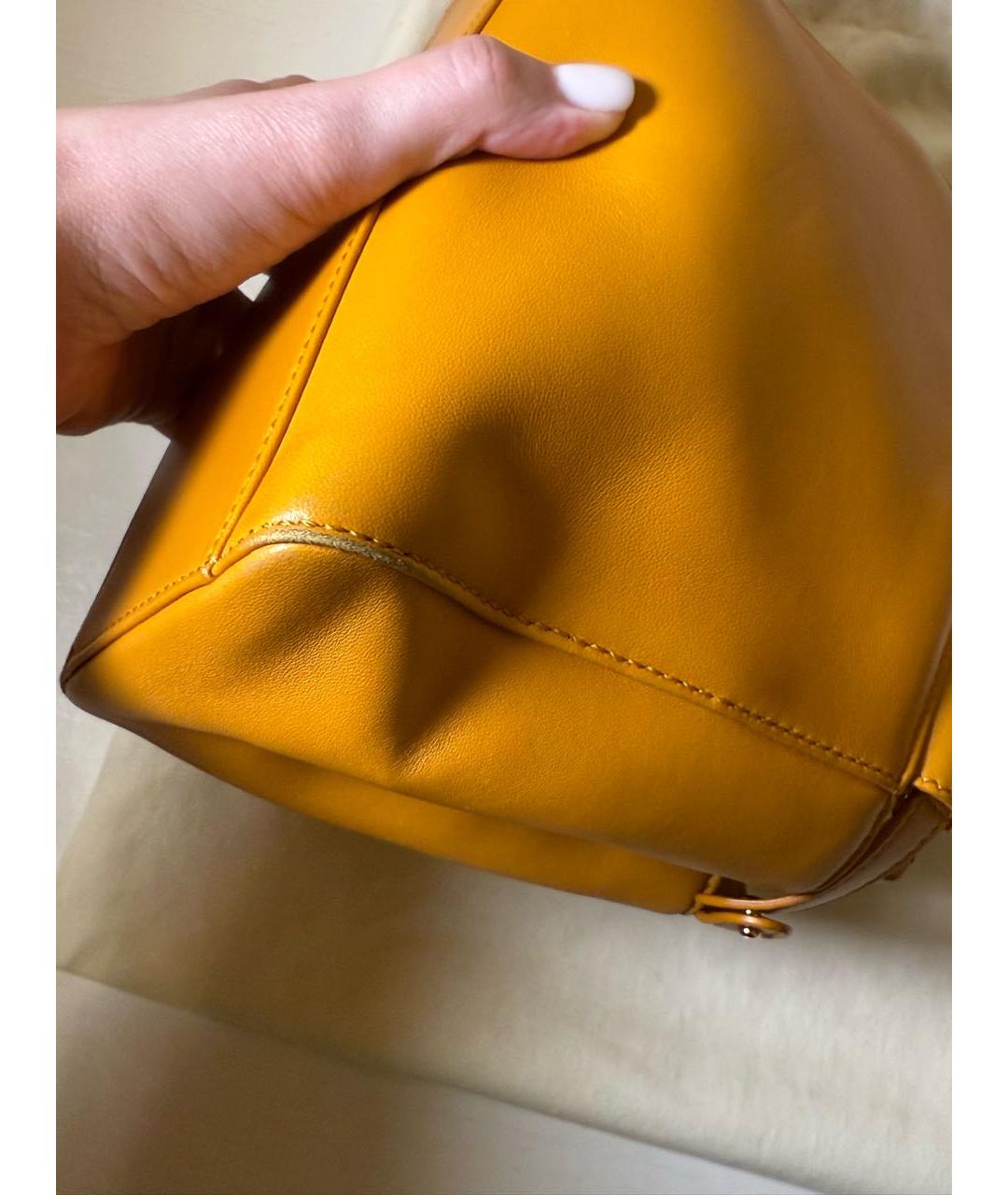 FENDI Горчичная кожаная сумка с короткими ручками, фото 7