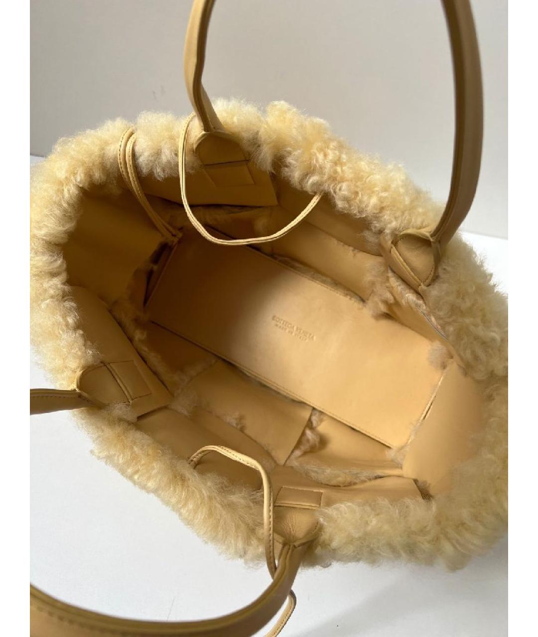 BOTTEGA VENETA Желтая кожаная сумка с короткими ручками, фото 4