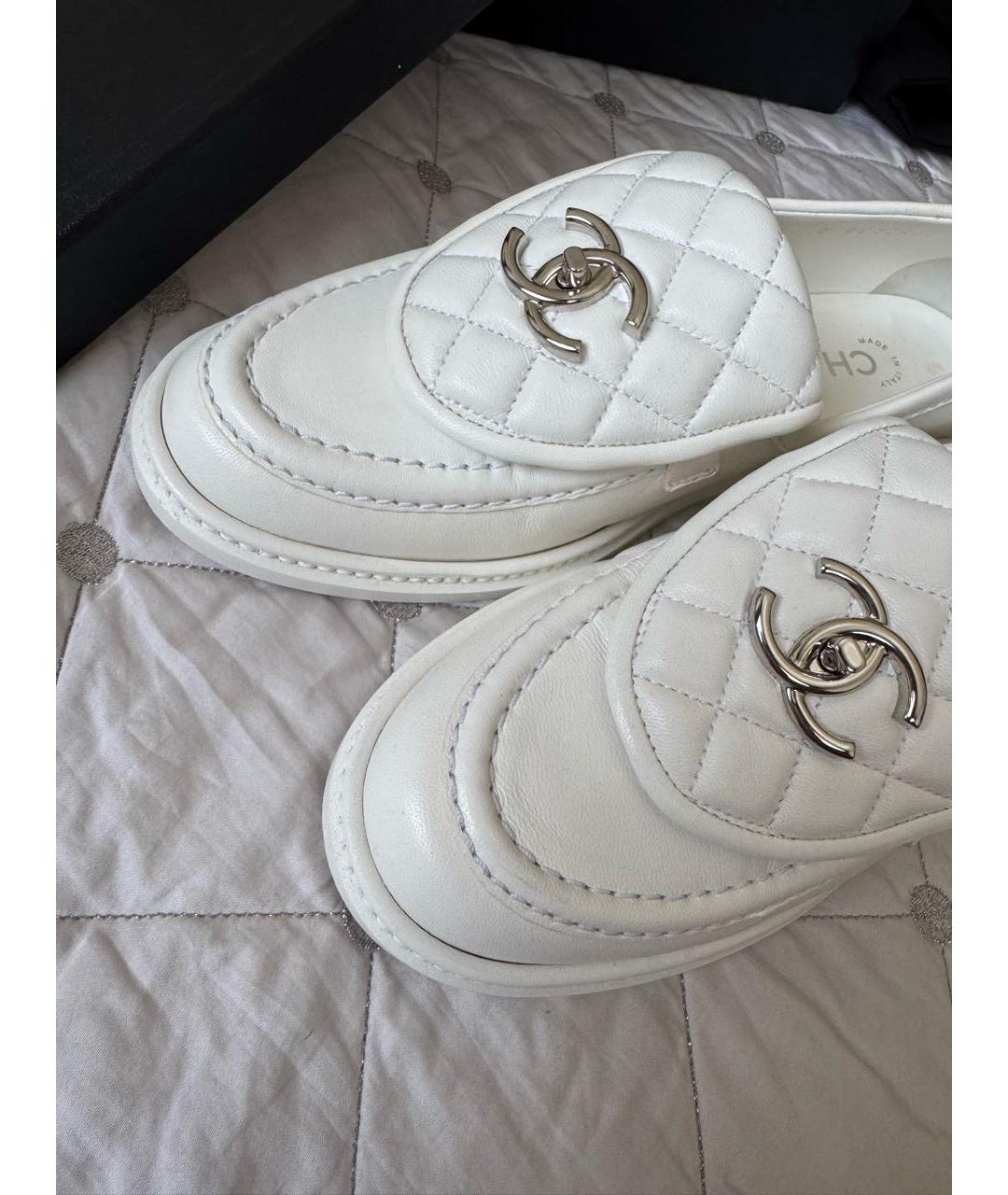 CHANEL Белые кожаные лоферы, фото 3