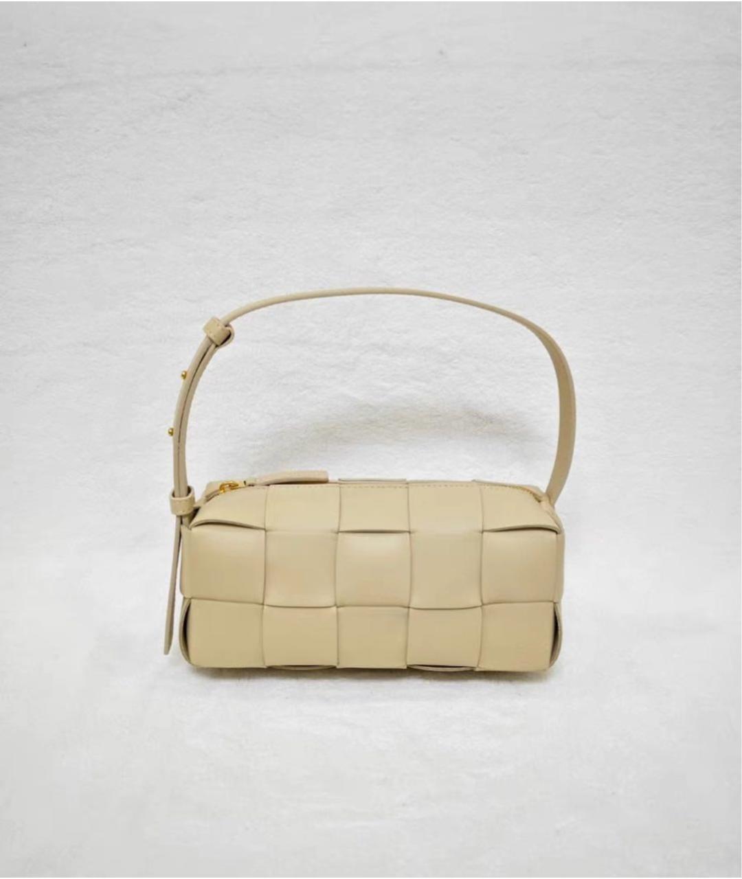 BOTTEGA VENETA Бежевая кожаная сумка с короткими ручками, фото 3