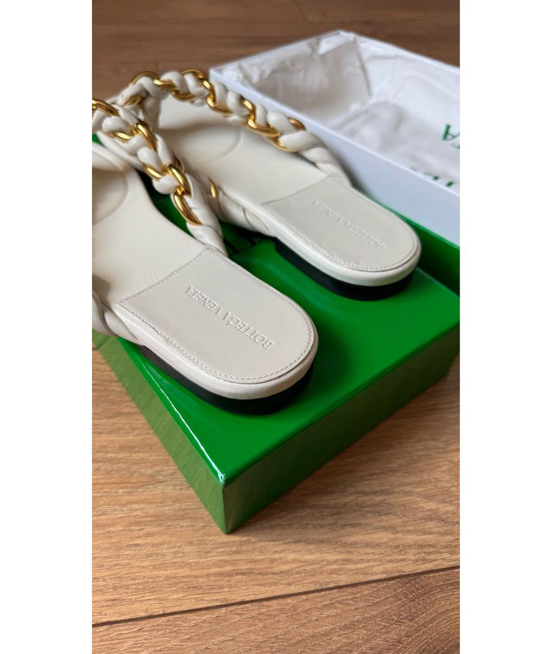 BOTTEGA VENETA Белые кожаные шлепанцы, фото 3