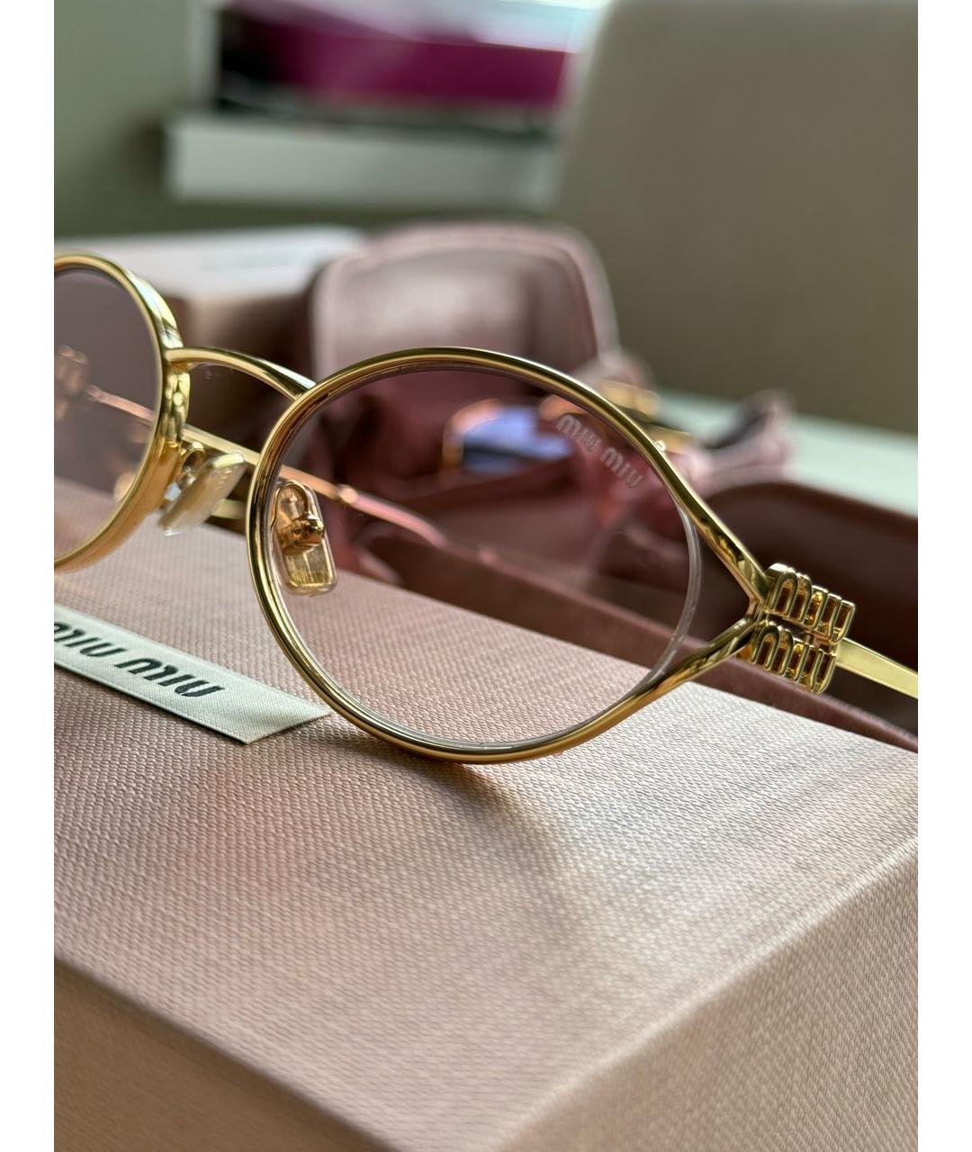 MIU MIU Золотые металлические солнцезащитные очки, фото 3
