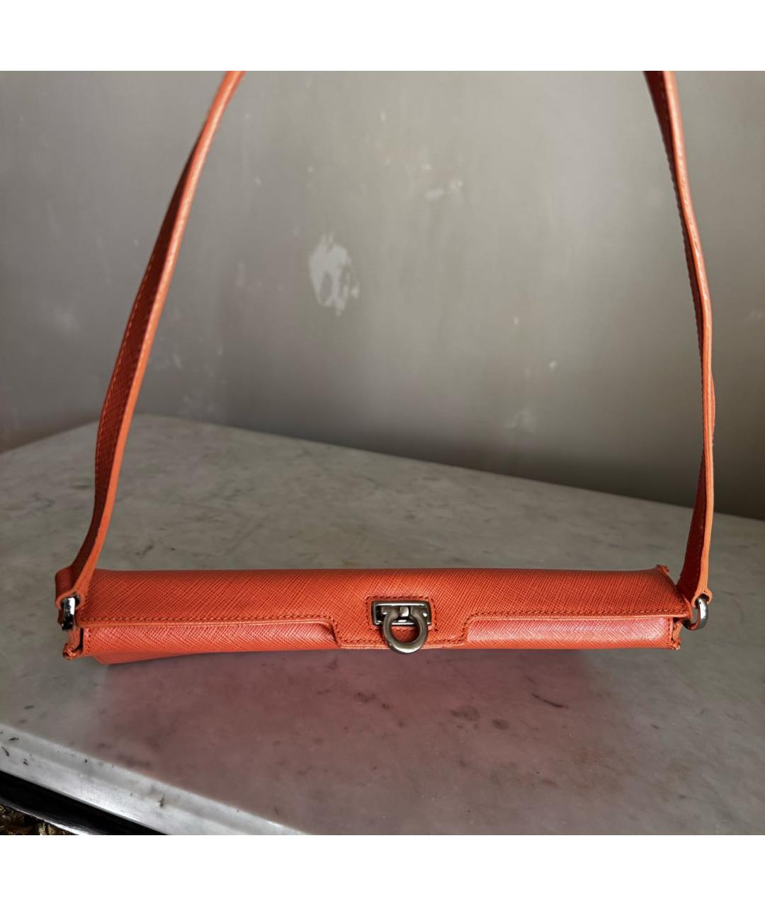FERRAGAMO Кожаная сумка с короткими ручками, фото 3