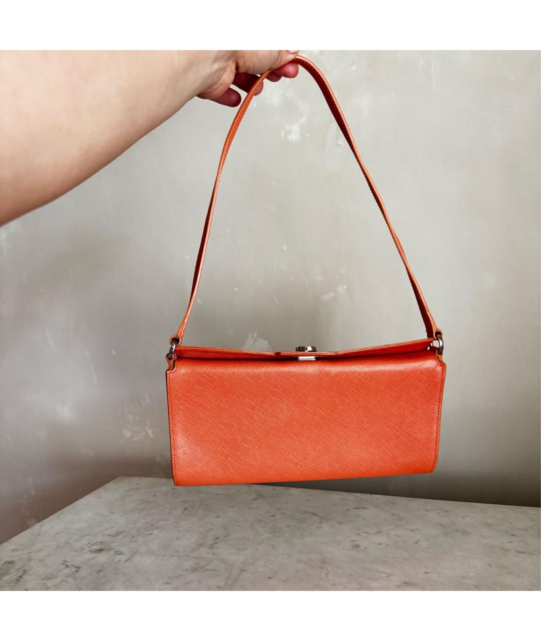 FERRAGAMO Кожаная сумка с короткими ручками, фото 8