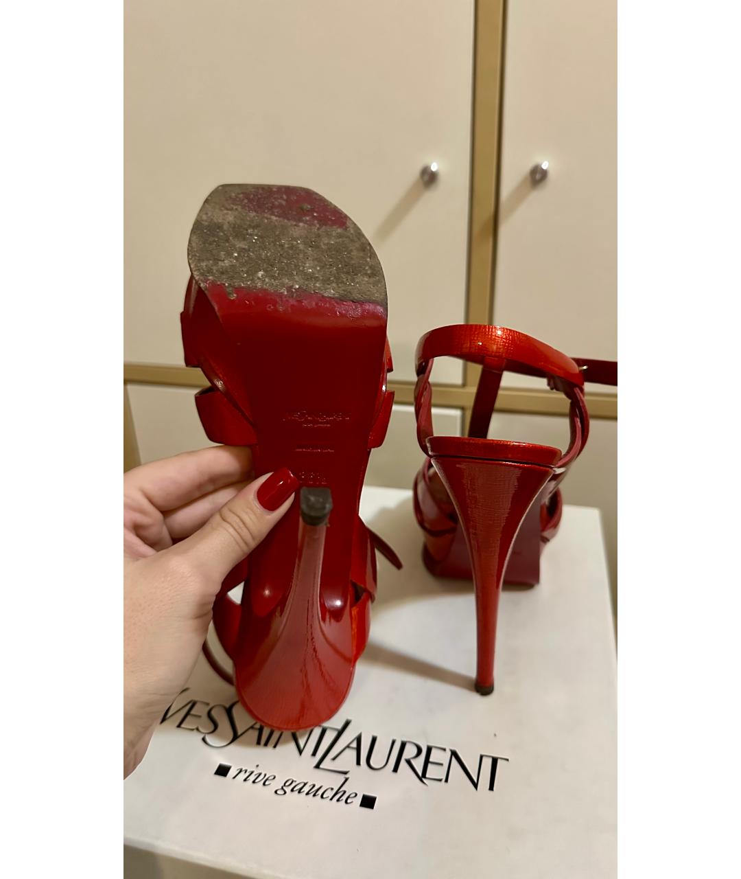SAINT LAURENT Красные босоножки из лакированной кожи, фото 5