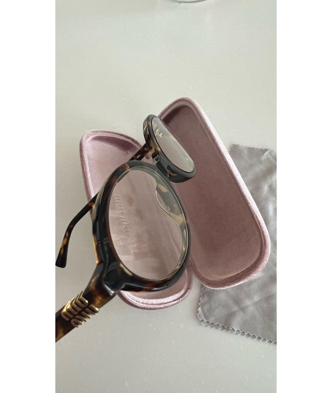 MIU MIU Коричневые пластиковые солнцезащитные очки, фото 5