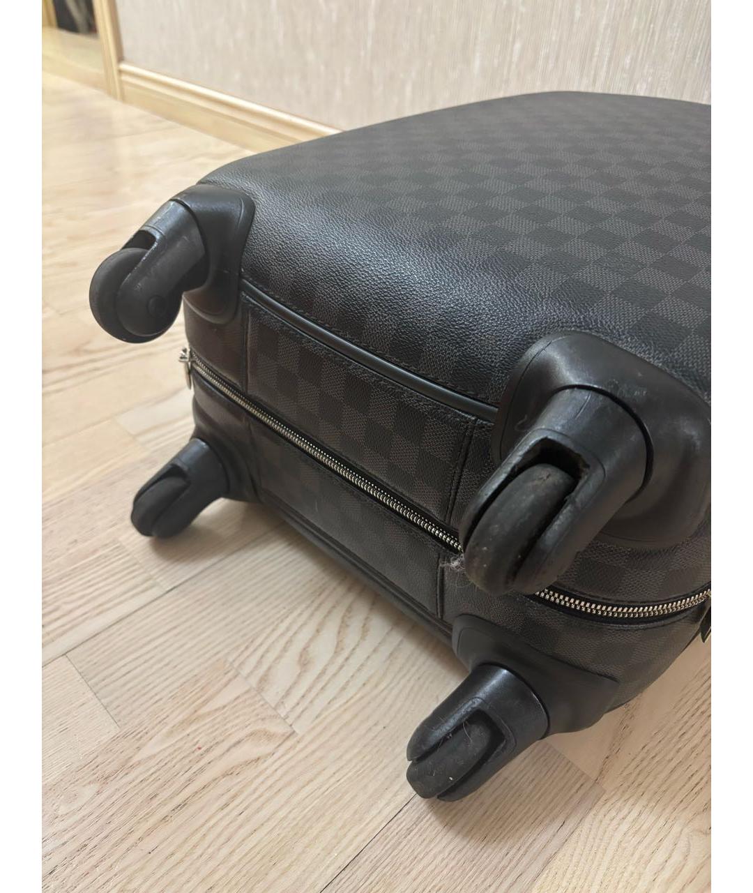 LOUIS VUITTON Антрацитовый кожаный чемодан, фото 3