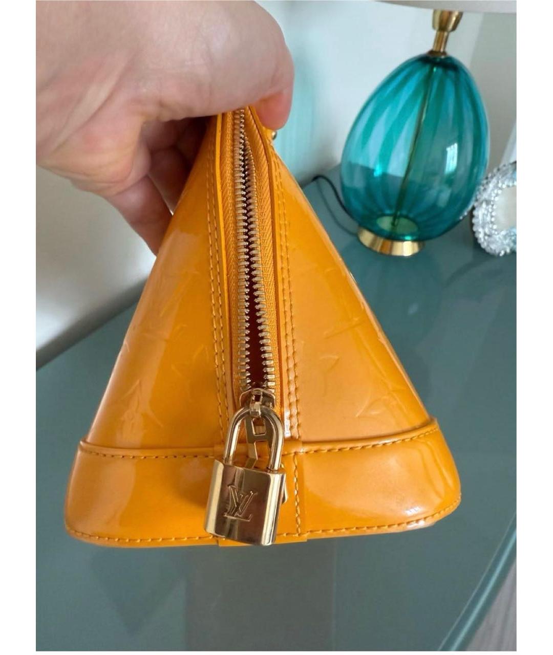 LOUIS VUITTON Желтая сумка с короткими ручками из лакированной кожи, фото 7