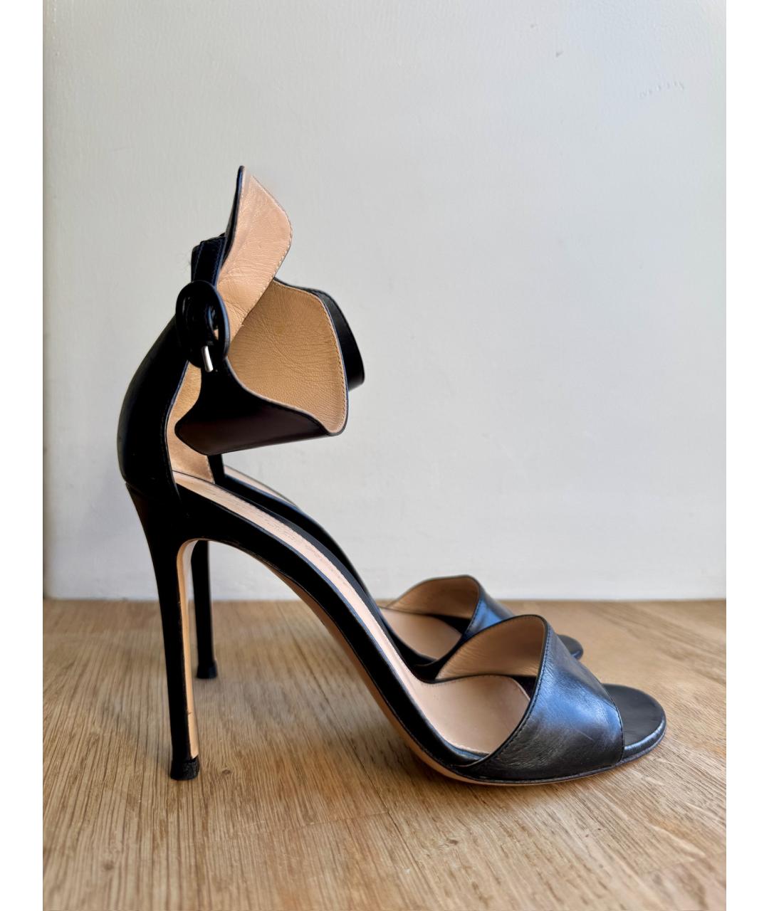 GIANVITO ROSSI Черные босоножки из лакированной кожи, фото 4