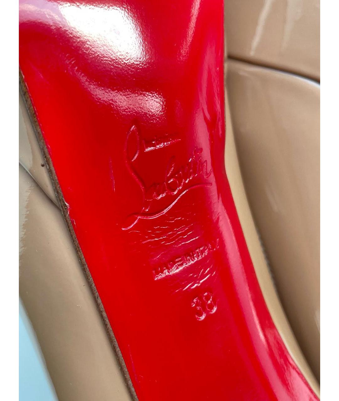 CHRISTIAN LOUBOUTIN Бежевые туфли из лакированной кожи, фото 8