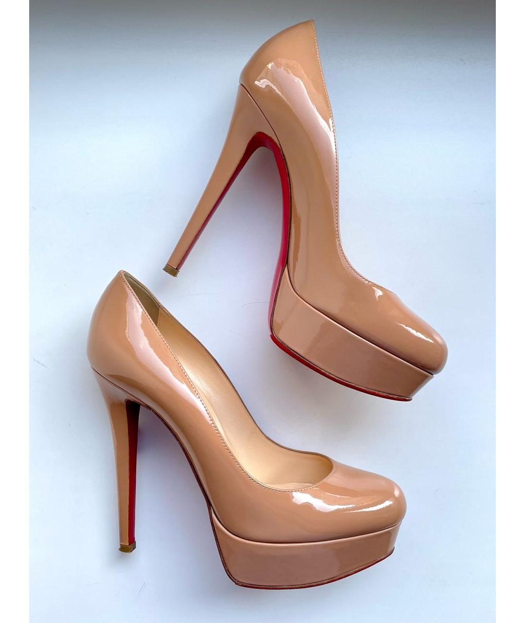 CHRISTIAN LOUBOUTIN Бежевые туфли из лакированной кожи, фото 5