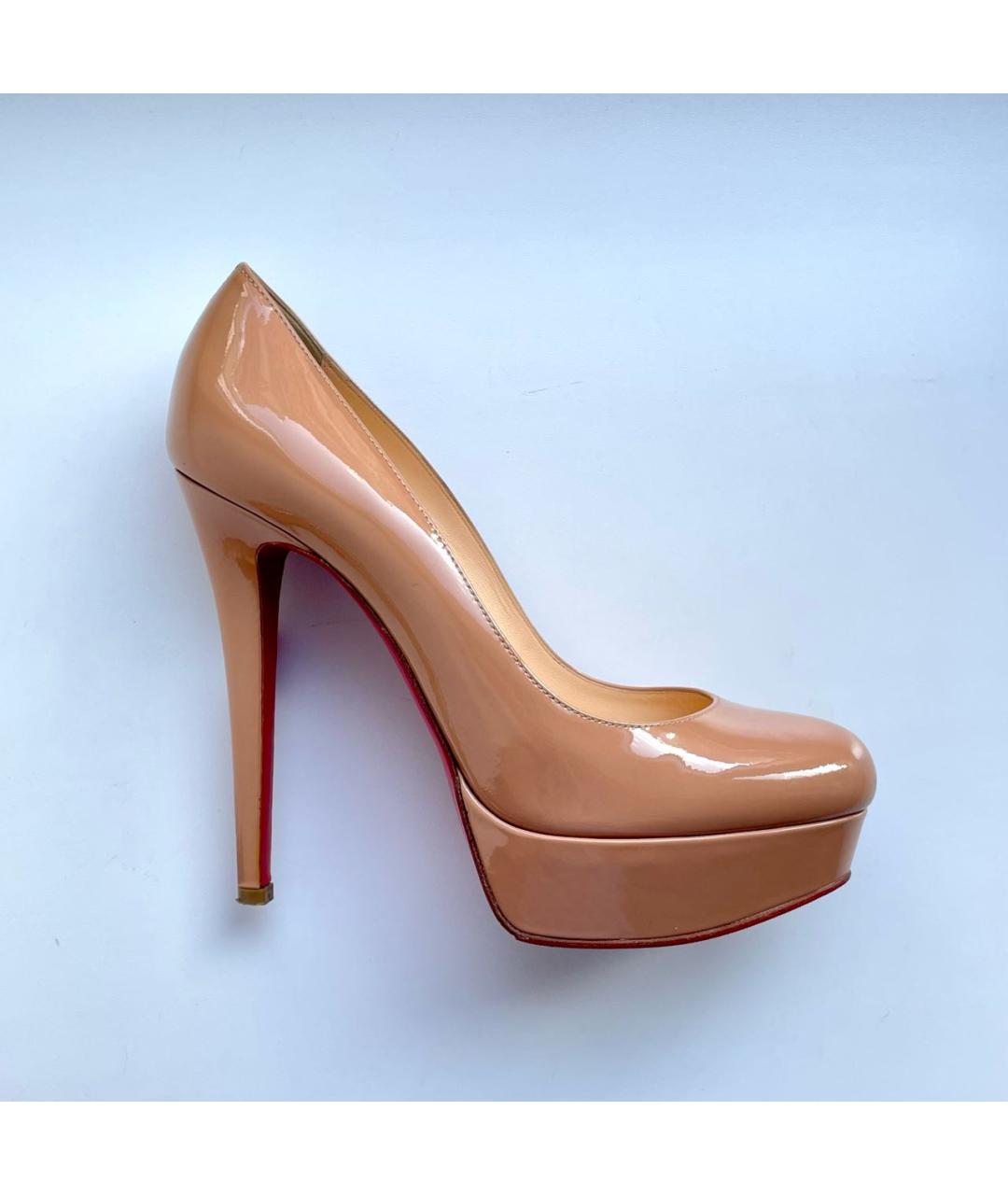 CHRISTIAN LOUBOUTIN Бежевые туфли из лакированной кожи, фото 9