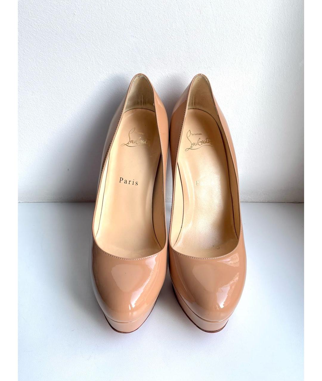 CHRISTIAN LOUBOUTIN Бежевые туфли из лакированной кожи, фото 3