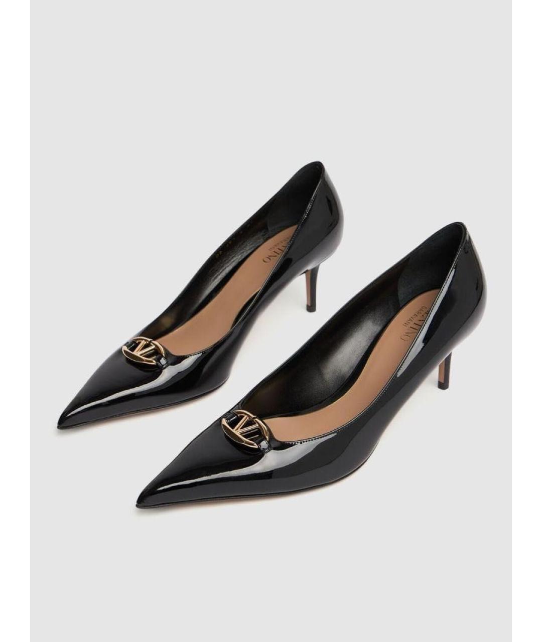 VALENTINO Черные лодочки на низком каблуке из лакированной кожи, фото 7