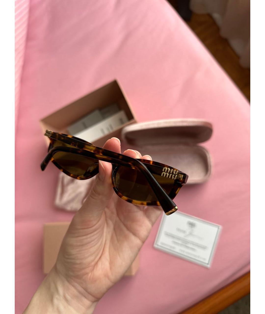MIU MIU Коричневые пластиковые солнцезащитные очки, фото 6