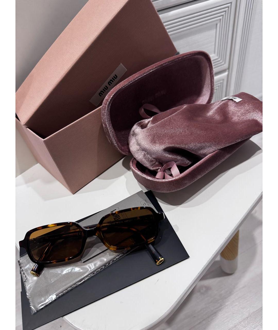 MIU MIU Коричневые пластиковые солнцезащитные очки, фото 4